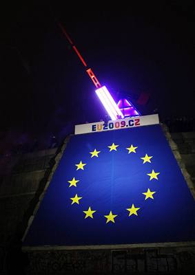 Slavnostní rozsvícení kyvadla na Letné u píleitosti eského pedsednictví EU